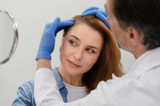 Эндокринолог - специалист, занимающийся лечением нарушений гормонального баланса, в том числе выпадения волос