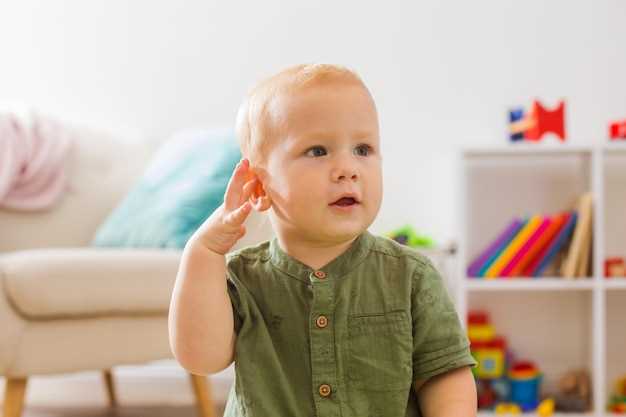 Как понять, что у ребенка болят ушки?