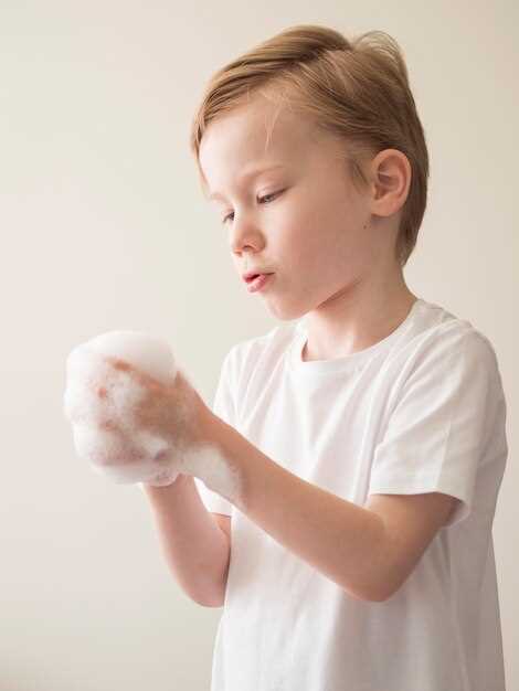 Изменения в организме ребенка: что делать с облезающими ногтями?